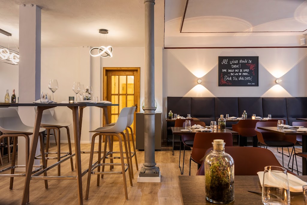 Heine's Wine & Dine Heine's Wine & Dine