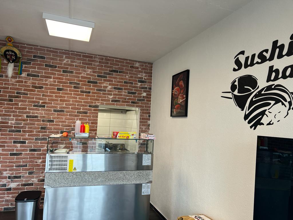 KARMA SUSHI AND MOMOS RESTAURANT - (Take away & Lieferung) KARMA SUSHI AND MOMOS RESTAURANT - (Take away & Lieferung)