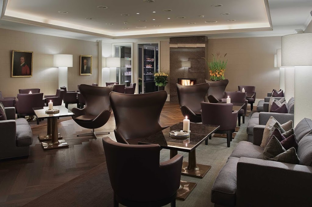 Lobby Lounge Bar
